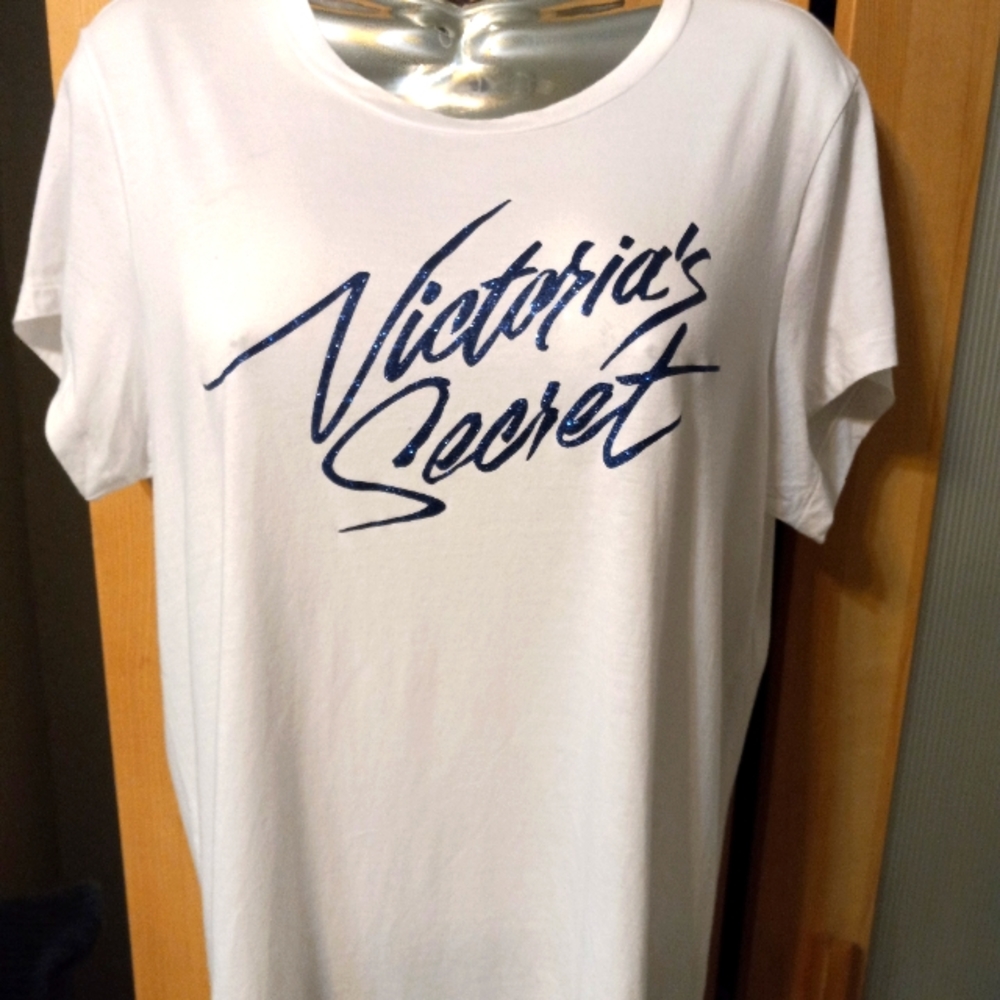💙Victoria Secret t shirt💙